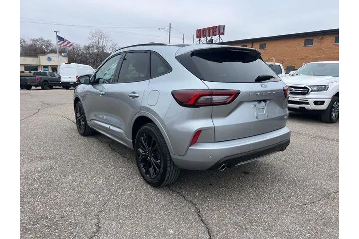 $27831 : Ford Escape 2023 AWD ST-Line image 6