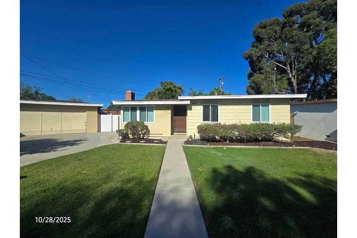 $2000 : MOVE IN READY for Long Beach🏖 image 1