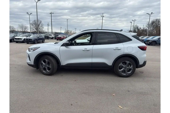 $27501 : Ford Escape 2025 AWD ST-Line image 5