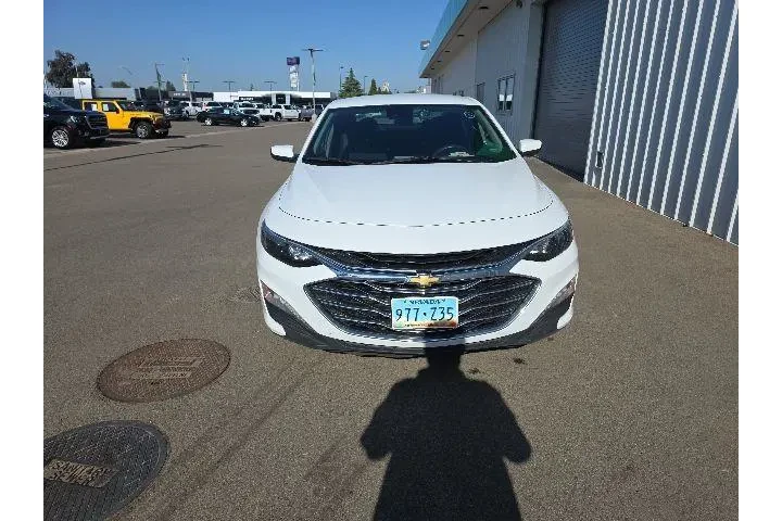 $19775 : Chevrolet Malibu 2024 LT 4dr image 2