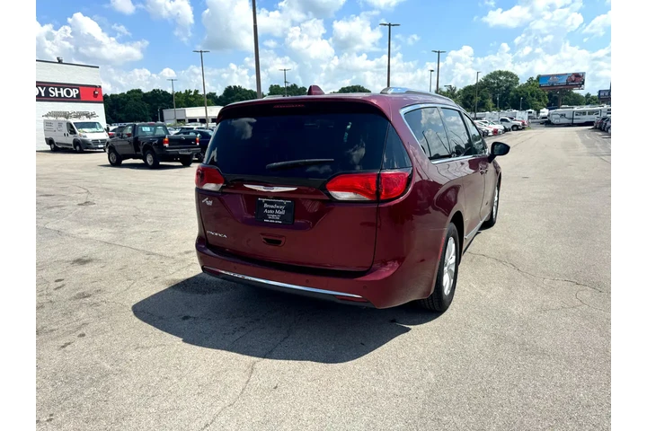 $14980 : 2019 Pacifica Touring L FWD image 2