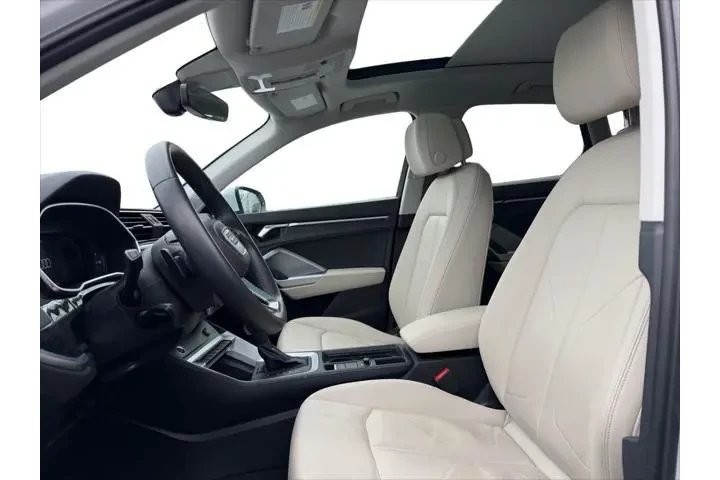 $27499 : Audi Q3 2022 AWD quattro S l image 10