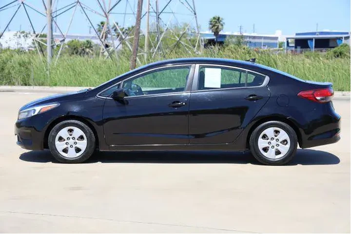 $9418 : Kia Forte 2018 LX 4dr Sedan image 5