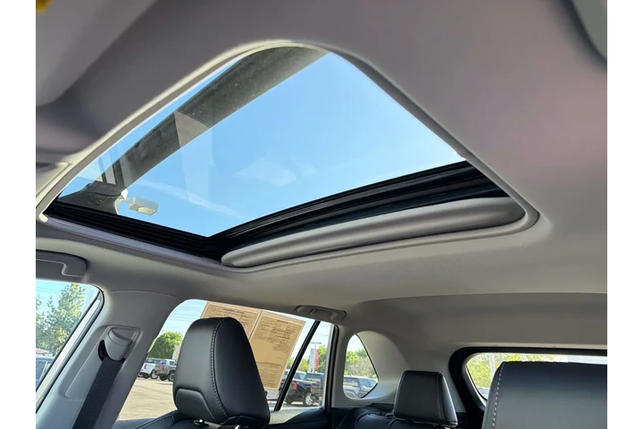 $36565 : Toyota RAV4 2024 XLE Premium image 9