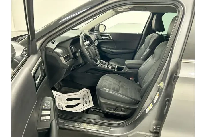 $25990 : Mitsubishi Outlander 2023 AW image 9
