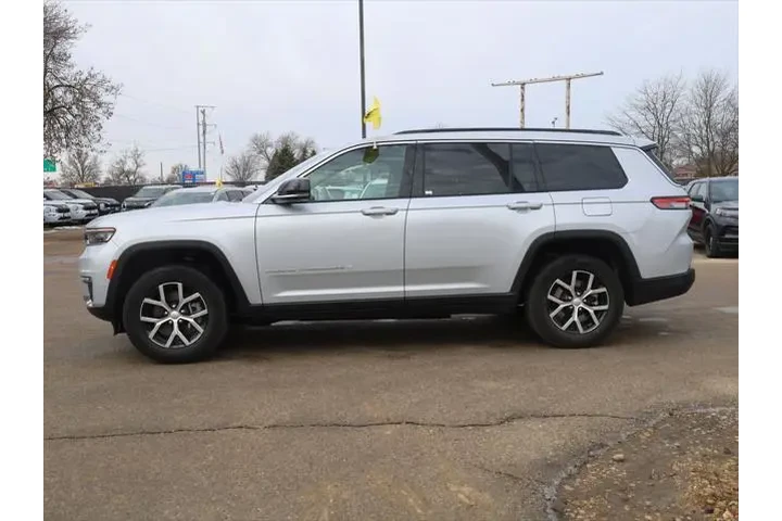 $30990 : Jeep Grand Cherokee L 2024 4 image 6