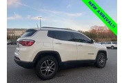 $14039 : Jeep Compass 2018 4x4 Latitu thumbnail