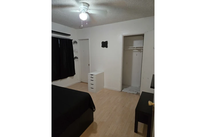 $780 : Cuarto en Compton image 4