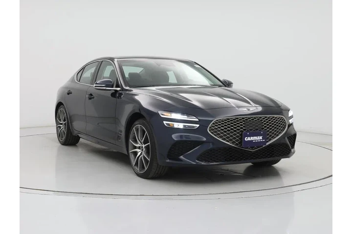 $27998 : Genesis G70 2025 2.5T Standa image 1