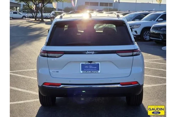 $29900 : Jeep Grand Cherokee 2024 4x4 image 7