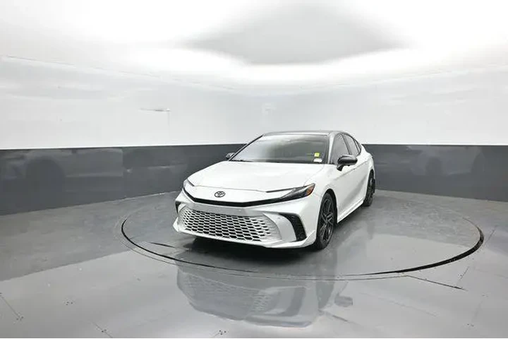 $34202 : Toyota Camry 2025 SE 4dr Sed image 3