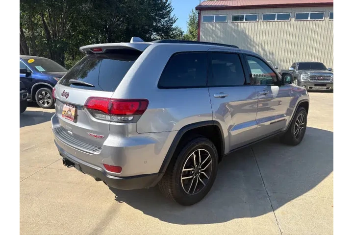 $18950 : 2019 Grand Cherokee Trailhawk image 5