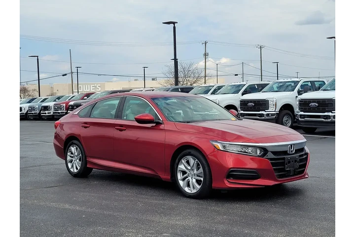 $18395 : Honda Accord 2019 LX 4dr Sed image 1