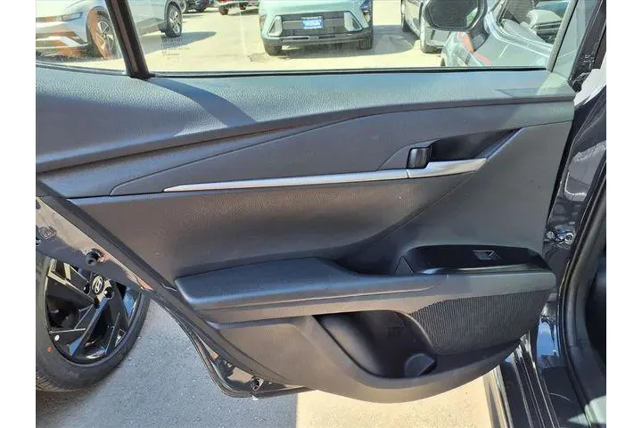 $29969 : Toyota Camry 2025 SE 4dr Sed image 8