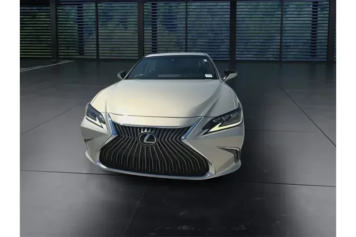 $31388 : Lexus ES 350 2019 Luxury 4dr image 3