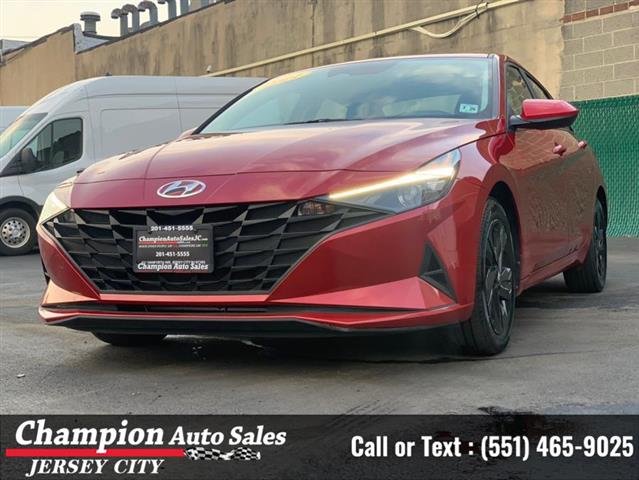 Used 2021 Elantra SEL IVT for image 1