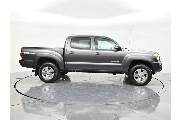 $23400 : Toyota Tacoma 2015 4x4 V6 4d image 4