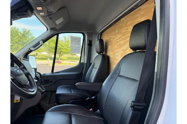 $34988 : Ford Transit 2022 350 HD 2dr image 2