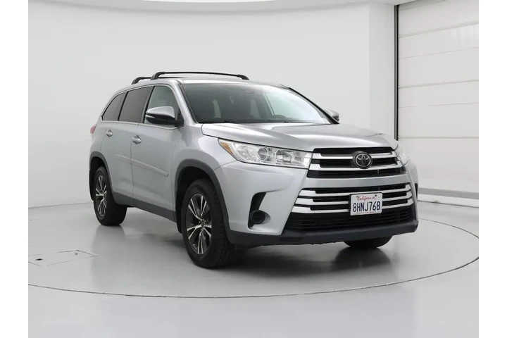 $24998 : Toyota Highlander 2019 LE 4d image 1