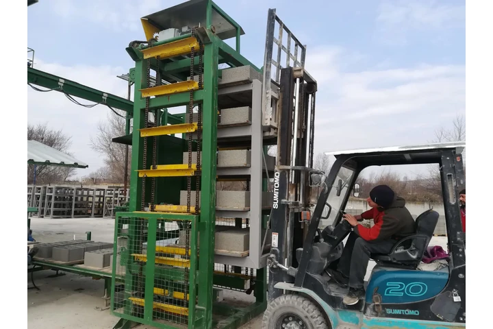 $245000 : MÁQUINA DE BLOQUES Y ADOQUINES image 2