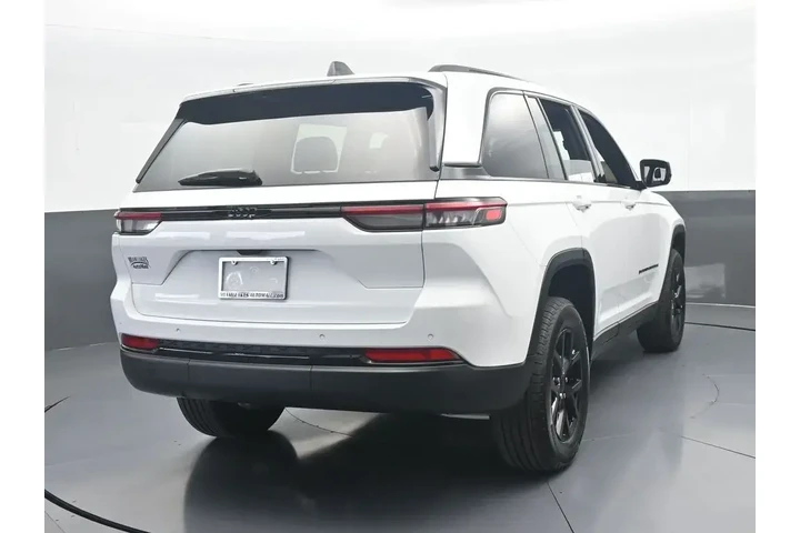 $35000 : Jeep Grand Cherokee 2025 4x2 image 5