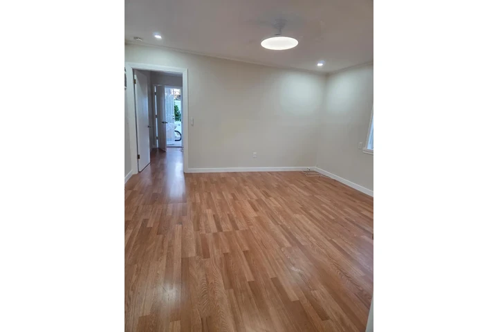 $1700 : Rento apartamento1 Rec 1 Ba image 3