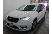 $32750 : 2024 Pacifica Plug-In Hybrid thumbnail