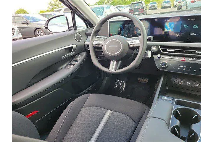 $29252 : Hyundai SONATA 2025 SEL 4dr image 5