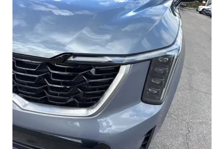 $27988 : Kia Sorento 2025 S 4dr SUV image 9