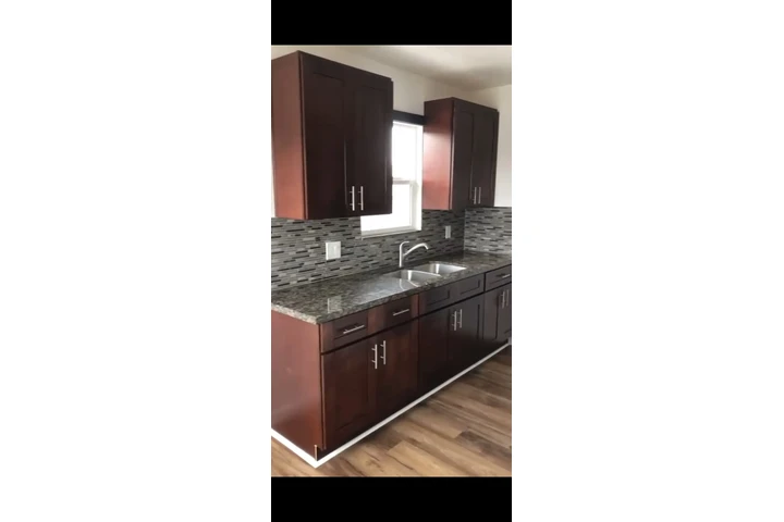 $1550 : PARAMOUNT- APT FOR RENT 1+1 image 1