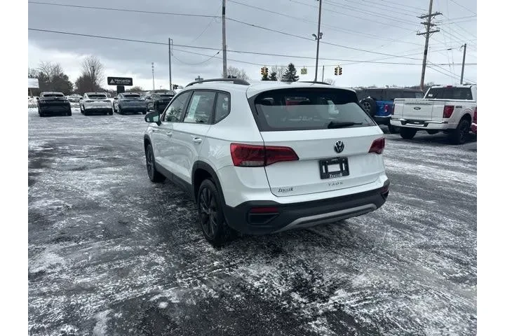 $16995 : Volkswagen Taos 2024 S 4dr S image 9