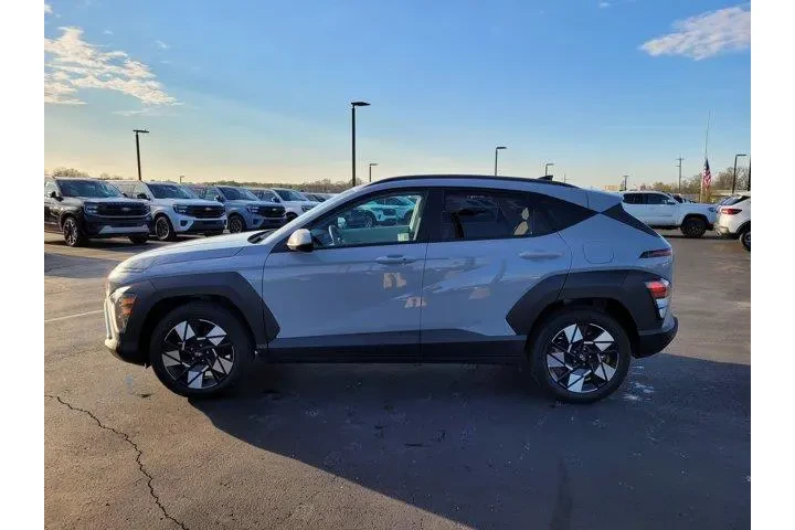 $24798 : Hyundai KONA 2025 SEL 4dr Cr image 6
