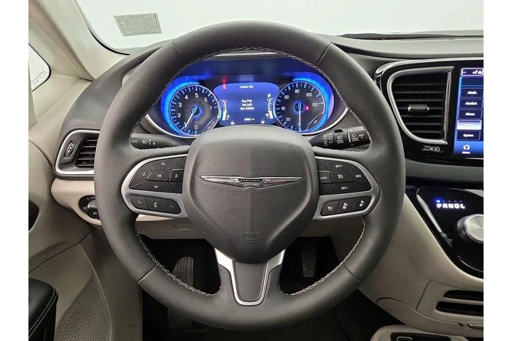 $28998 : Chrysler Pacifica 2024 Touri image 10