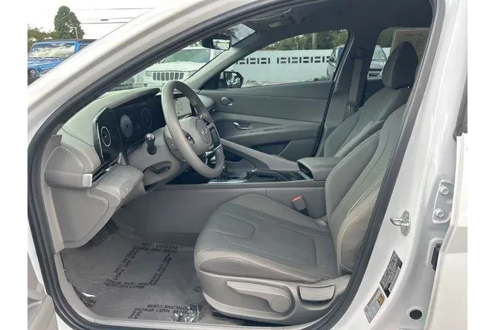 $18095 : Hyundai ELANTRA 2024 SEL 4dr image 9