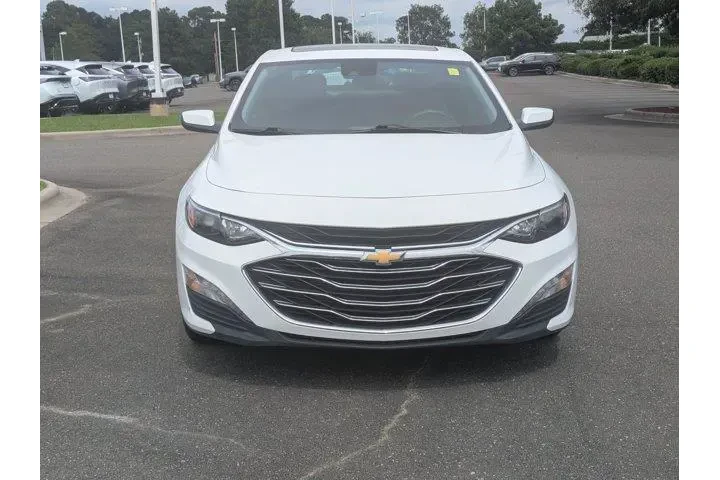 $20490 : Chevrolet Malibu 2024 LT 4dr image 3