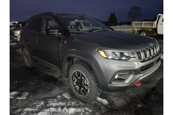 $25900 : Jeep Compass 2024 4x4 Trailh image 5