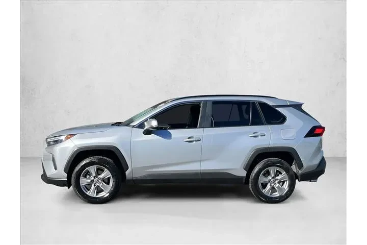 $30500 : Toyota RAV4 2024 AWD XLE 4dr image 9