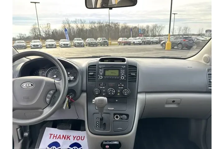 $9500 : Pre-Owned 2011 Sedona LX image 4