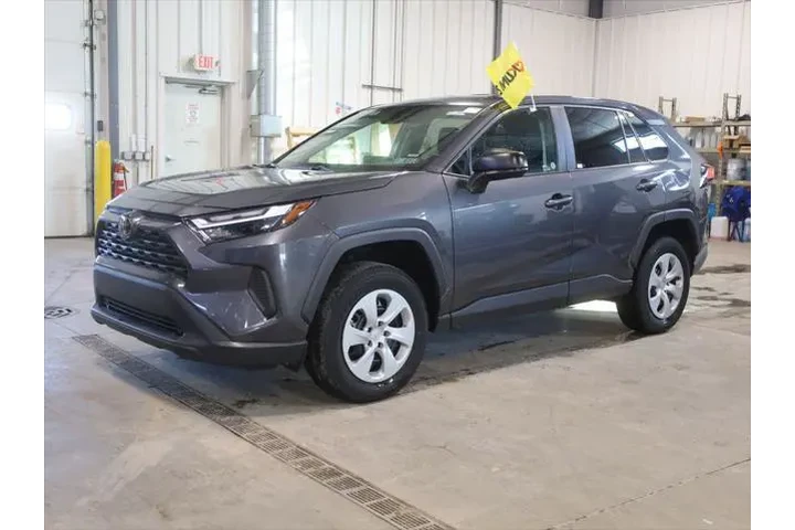 $26777 : Toyota RAV4 2024 AWD LE 4dr image 3