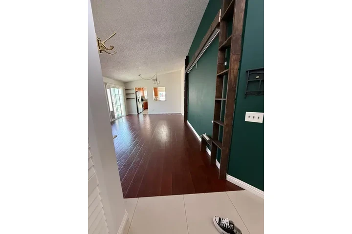 $1500 : Welcome to this stunning 3-bed image 2