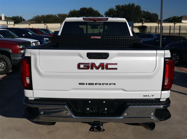 $58900 : 2022 GMC Sierra 3500HD SLT Cr image 6