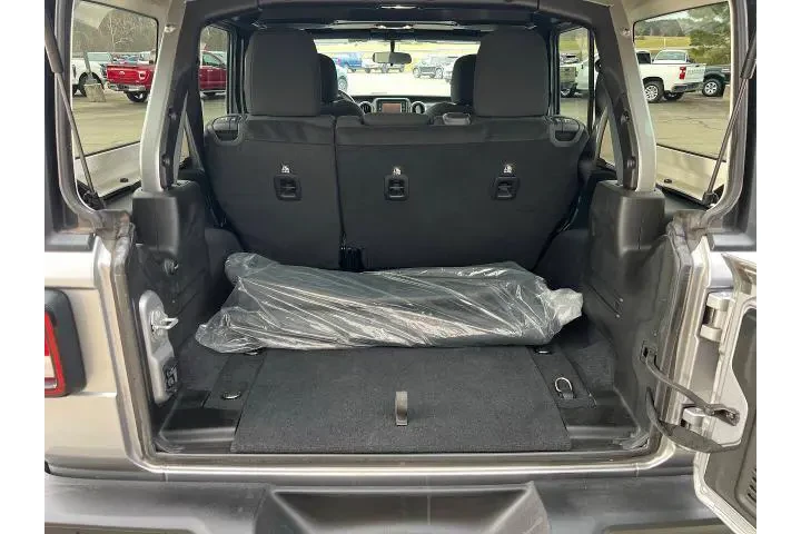 $29995 : Jeep Wrangler Unlimited 2019 image 9