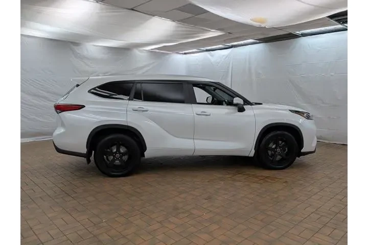 $35000 : Toyota Highlander 2023 AWD L image 8