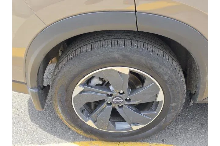 $23777 : Nissan Rogue 2025 AWD SV 4dr image 9