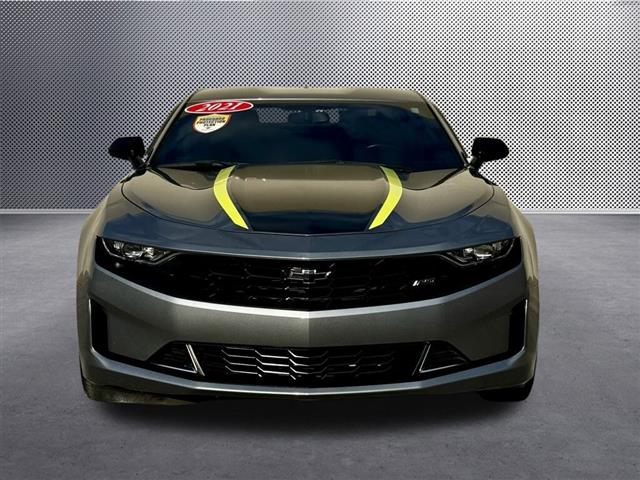 $27596 : 2021 Camaro 2LT image 2