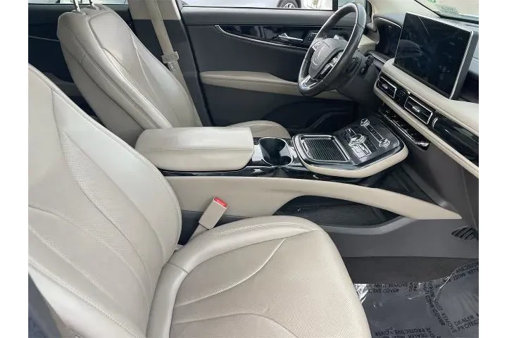 $27995 : Lincoln Nautilus 2021 AWD Re image 10