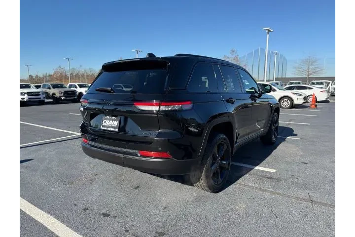 $33498 : Jeep Grand Cherokee 2024 4x4 image 8