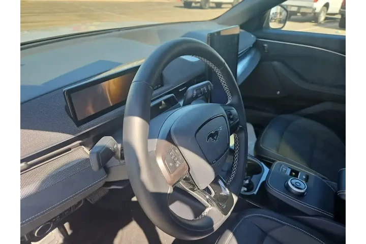 $38000 : Ford Mustang Mach-E 2024 AWD image 2