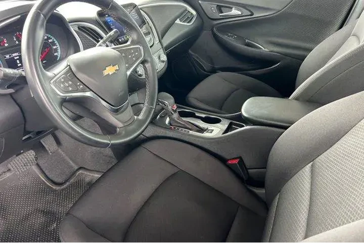 $20983 : Chevrolet Malibu 2025 RS 4dr image 5