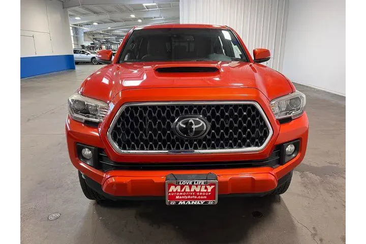 $33970 : Toyota Tacoma 2018 4x4 TRD S image 8